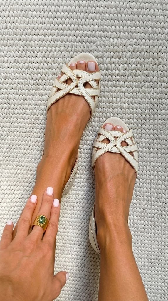 Camilla™ | Sandales Tressées Crème Élégantes