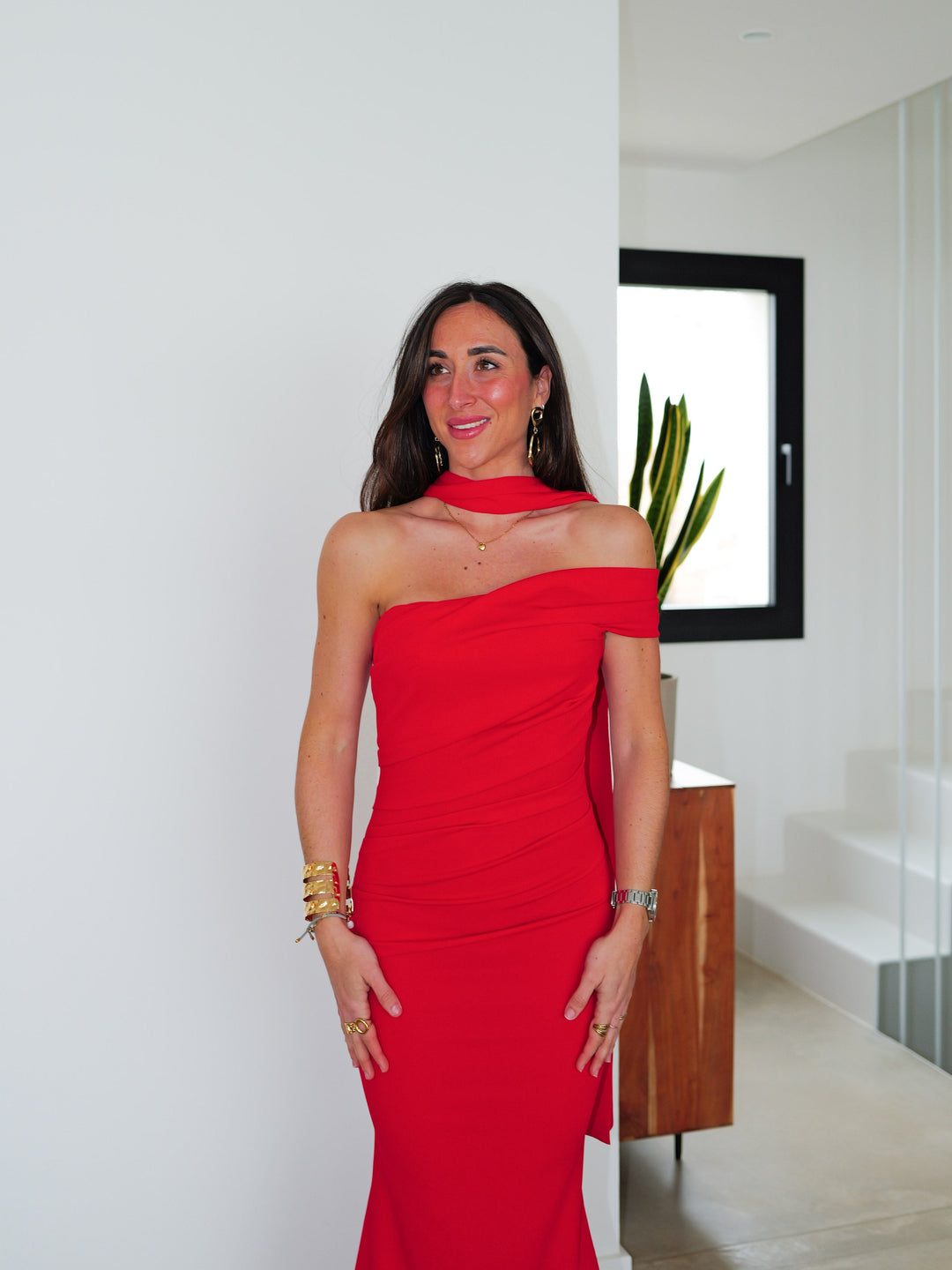 Robe Cerise — asymétrique, fronces, choker, rouge