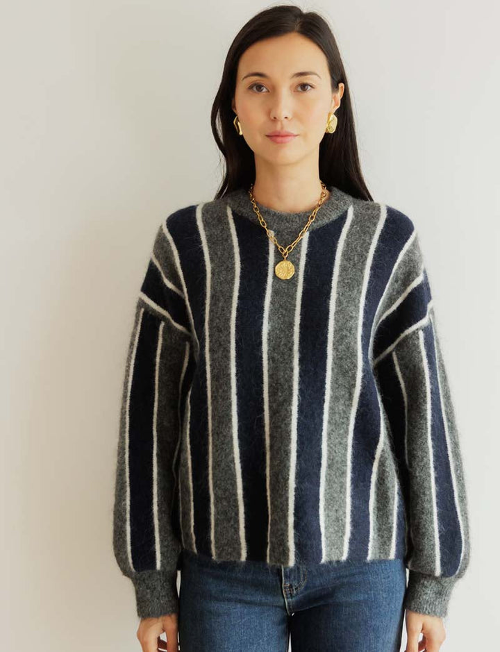 Pull marine & gris Marceau — Maison Juliette Vendôme — vue 2