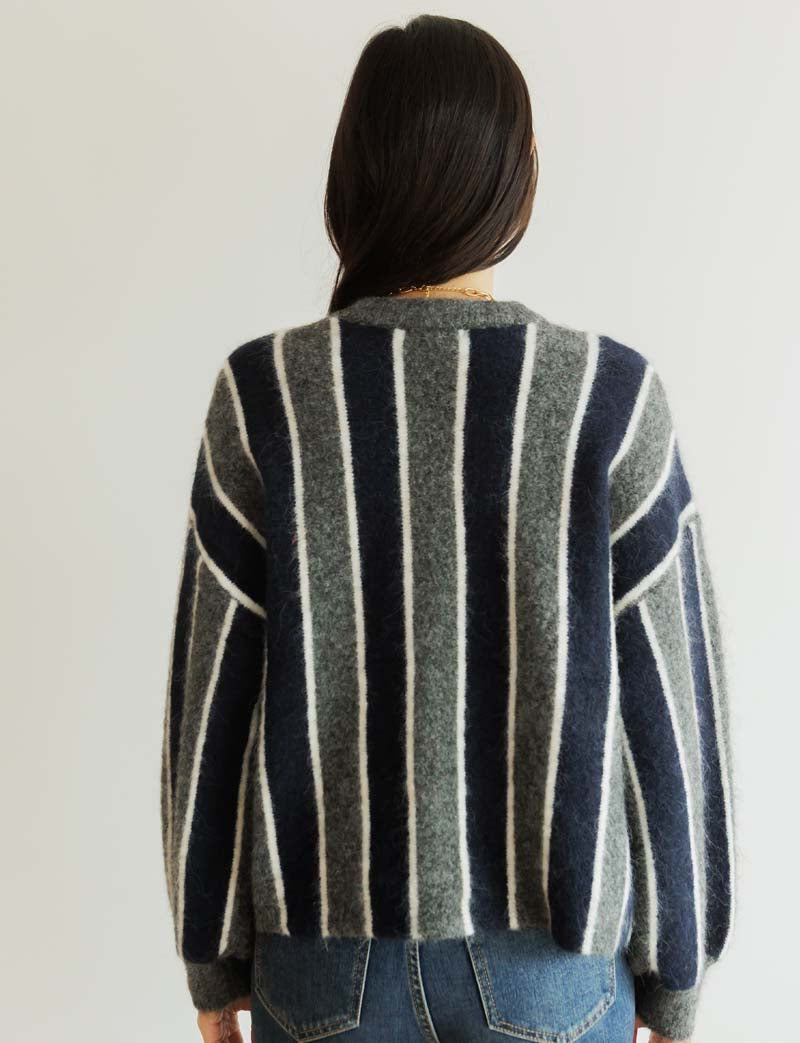 Pull marine & gris Marceau — Maison Juliette Vendôme — vue 4