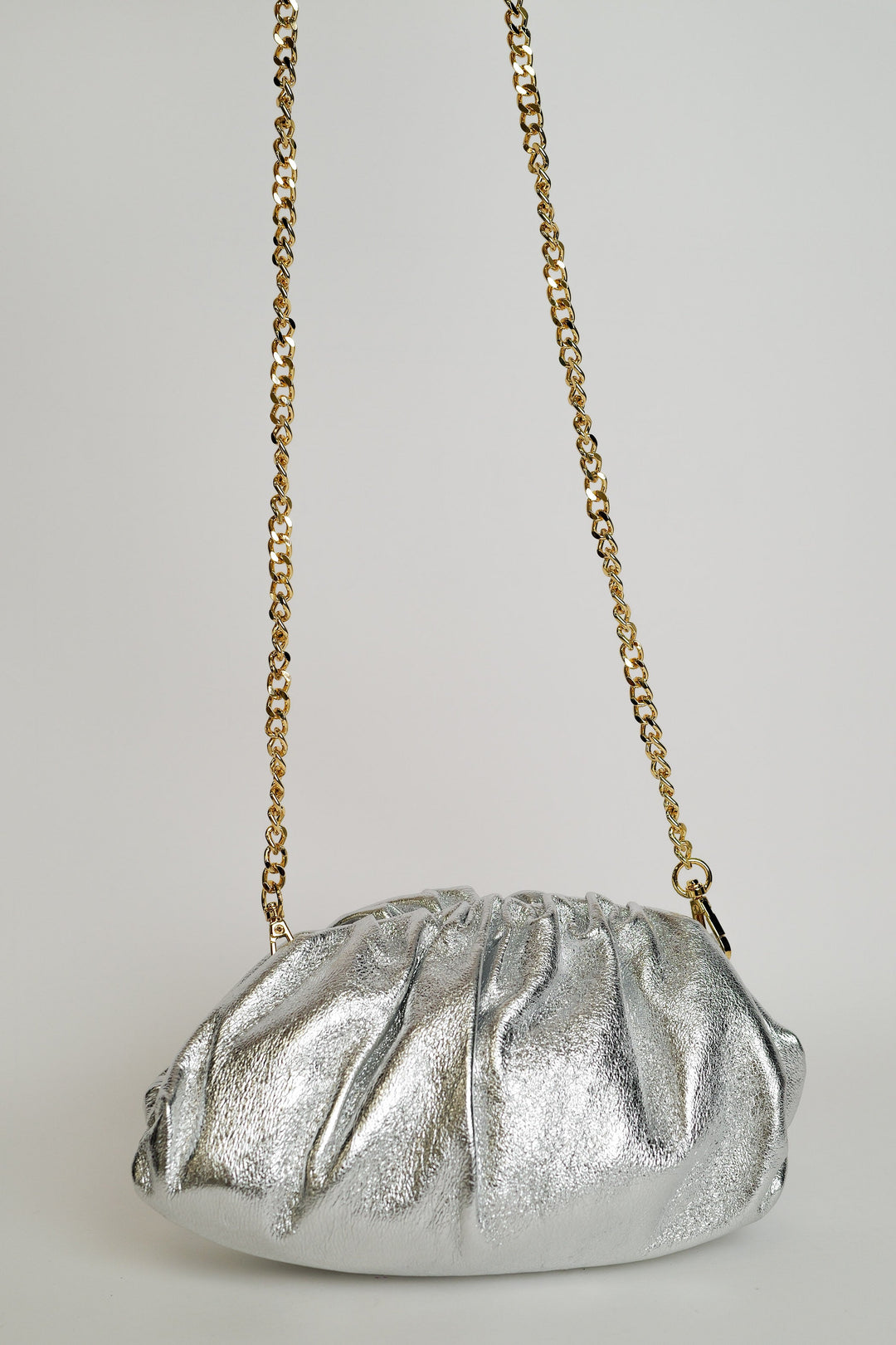 Pochette Alix — effet cuir, chaîne dorée, argenté