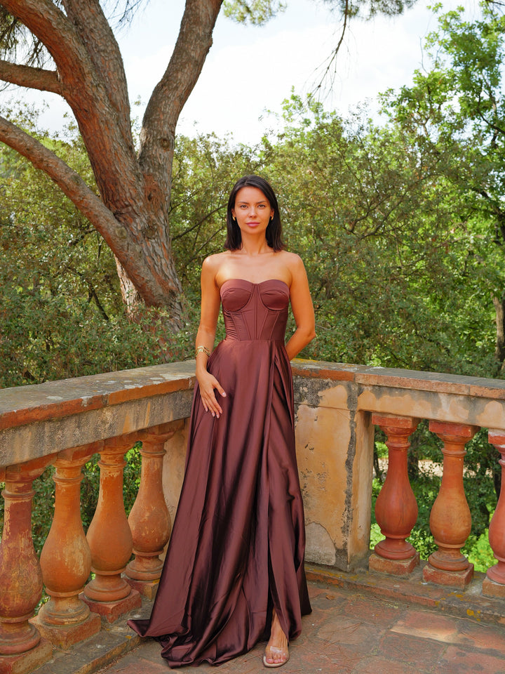 Robe Céleste — princesse, corsé laceré, satin, chocolat