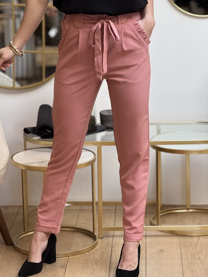 Pantalon Zélie — coupe droite, taille haute, ceinture à nouer