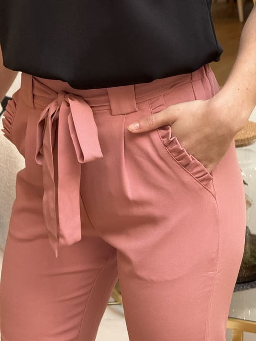 Pantalon Zélie — coupe droite, taille haute, ceinture à nouer