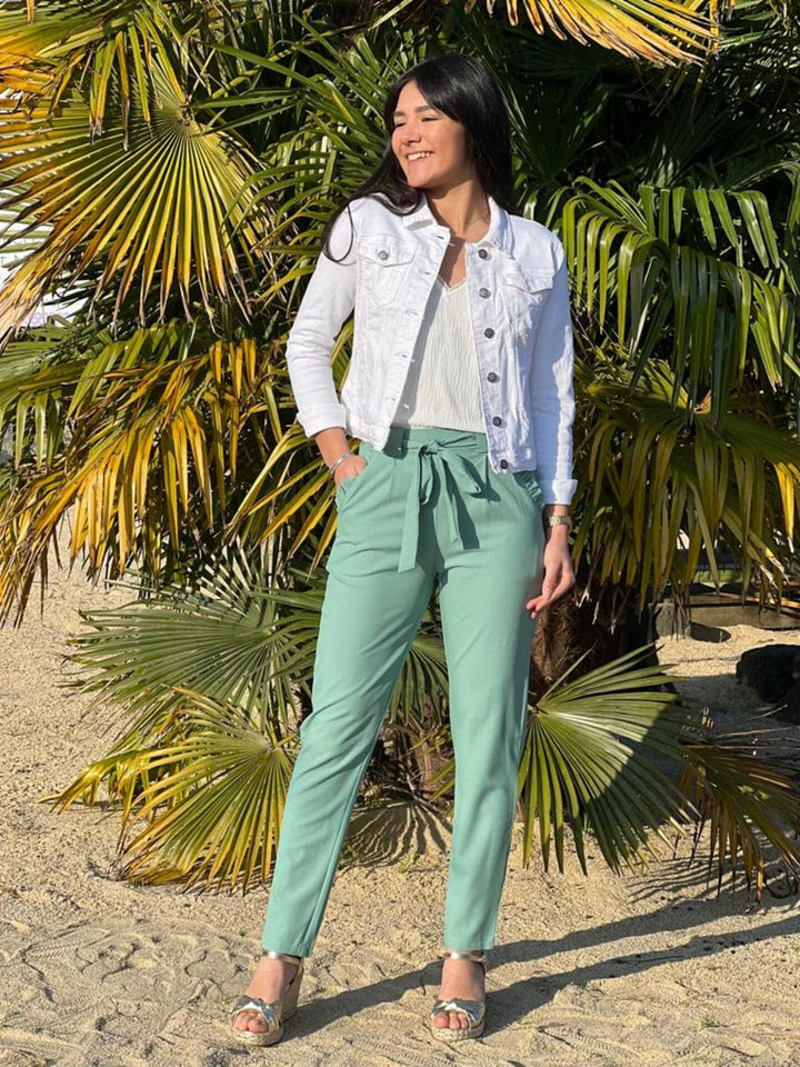 Pantalon Zélie — coupe droite, taille haute, ceinture à nouer