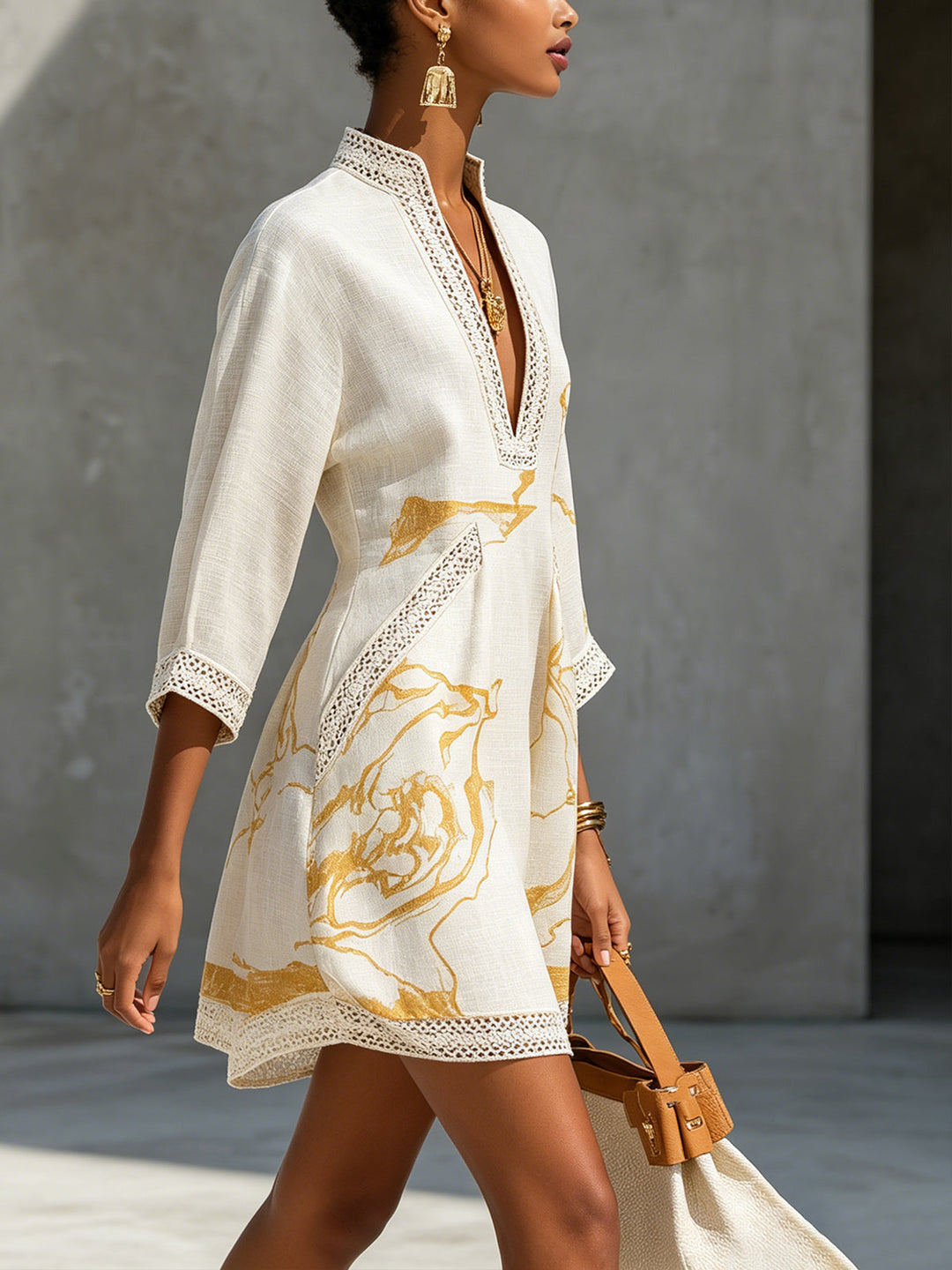 Mini Robe Ivoire — col montant, imprimé marbré doré