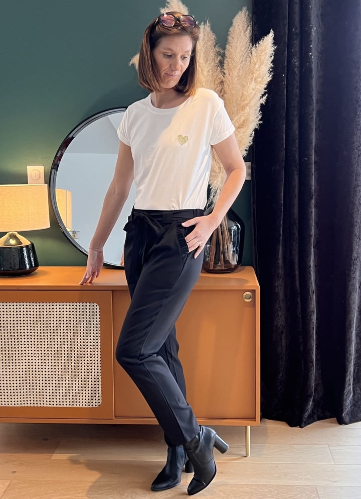 Pantalon Zélie — coupe droite, taille haute, ceinture à nouer